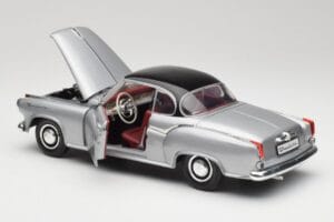 Borgward Isabella Coupé Grigio & Nero Revell 1:18 8989 Pressofusione — immagine 7 di 8