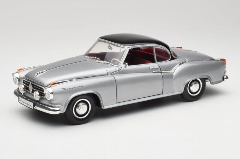 Borgward Isabella Coupé Grigio & Nero Revell 1:18 8989 Pressofusione