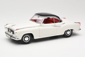 Borgward Isabella Coupé Bianco Revell 1:18 08982-W1 Pressofusione