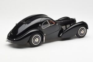 Bugatti 57SC Atlantic Nero CMC 1:18 M-085 Pressofusione — immagine 2 di 6
