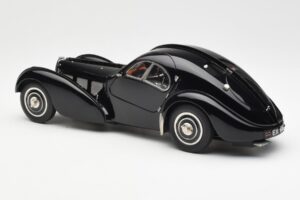 Bugatti 57SC Atlantic Nero CMC 1:18 M-085 Pressofusione — immagine 5 di 6