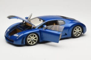 Bugatti EB 18.3 Chiron Blu AUTOart 1:18 70911 Pressofusione — immagine 2 di 8