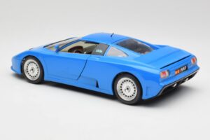 Bugatti EB110 Blu Bburago 1:18 3035 Pressofusione — immagine 7 di 8