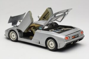Bugatti EB110 Argento Bburago 1:18 3035-S Pressofusione — immagine 5 di 8