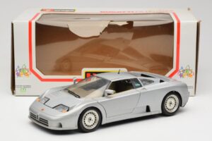 Bugatti EB110 Argento Bburago 1:18 3035-S Pressofusione — immagine 8 di 8