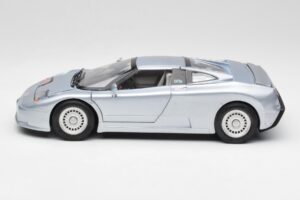 Bugatti EB110 SS Argento Anson 1:18 30303-W-M2 Pressofusione — immagine 4 di 8