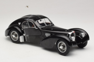 Bugatti Type 57 SC Atlantic Nero Solido 1:18 S1802101 Pressofusione — immagine 4 di 6