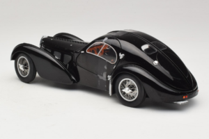 Bugatti Type 57 SC Atlantic Nero Solido 1:18 S1802101 Pressofusione — immagine 5 di 6
