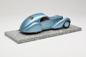 Bugatti Type 57SC Atlantic Blu Minichamps 1:18 107110320 Pressofusione — immagine 2 di 6