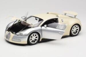 Bugatti Veyron Edition Centenaire Chrome Beige Minichamps 1:18 100110854 Pressofusione — immagine 2 di 8