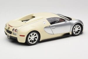 Bugatti Veyron Edition Centenaire Chrome Beige Minichamps 1:18 100110854 Pressofusione — immagine 3 di 8