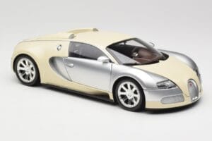 Bugatti Veyron Edition Centenaire Chrome Beige Minichamps 1:18 100110854 Pressofusione — immagine 6 di 8