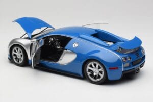 Bugatti Veyron Edition Centenaire Chrome Blue Minichamps 1:18 100110850-O Pressofusione — immagine 4 di 7