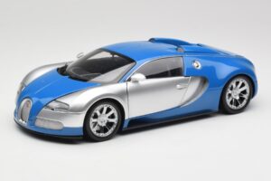 Bugatti Veyron Edition Centenaire Chrome Blue Minichamps 1:18 100110850-O Pressofusione