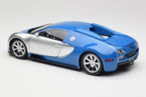 Bugatti Veyron Edition Centenaire Chrome Blue Minichamps 1:18 100110850-O Pressofusione — immagine 6 di 7