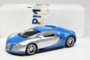 Bugatti Veyron Edition Centenaire Chrome Blue Minichamps 1:18 100110850-O Pressofusione — immagine 7 di 7
