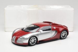 Bugatti Veyron Edition Centenaire Chrome Red Minichamps 1:18 100110851-O Pressofusione — immagine 8 di 8