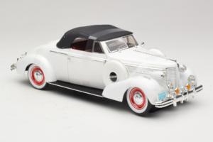 Buick Century Cabriolet Bianco Signature Models 1:18 18131 Pressofusione — immagine 4 di 6