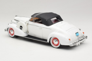 Buick Century Cabriolet Bianco Signature Models 1:18 18131 Pressofusione — immagine 5 di 6