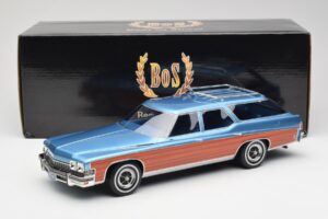 Buick Estate Wagon Light Blue Metallic BoS Models 1:18 BOS417 Resina — immagine 6 di 6