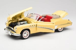 Buick Roadmaster Chrome Yellow Motormax 1:18 23124646-M17 Pressofusione — immagine 2 di 8