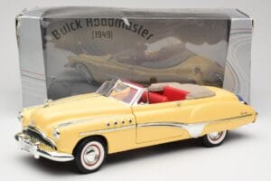 Buick Roadmaster Chrome Yellow Motormax 1:18 23124646-M17 Pressofusione — immagine 8 di 8