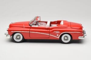 Buick Skylark Cabriolet Rosso Motormax 1:18 73129 Pressofusione — immagine 4 di 8