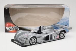 Cadillac Northstar LMP #1 24 Hours of Le Mans 2000 Hot Wheels 1:18 29225 Pressofusione — immagine 8 di 8