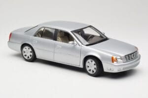 Cadillac DeVille DTS Maisto 1:18 56061 Pressofusione — immagine 6 di 8