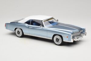 Cadillac Eldorado Cabriolet Blu MCG 1:18 MCG18472 Pressofusione — immagine 5 di 7