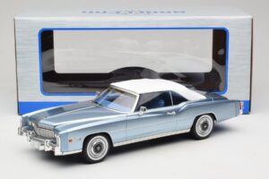 Cadillac Eldorado Cabriolet Blu MCG 1:18 MCG18472 Pressofusione — immagine 7 di 7