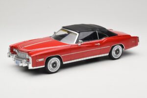 Cadillac Eldorado Cabriolet Rosso MCG 1:18 MCG18471 Pressofusione — immagine 2 di 8
