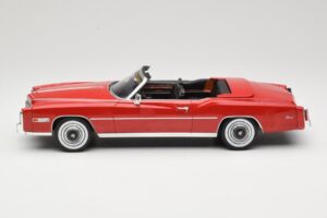 Cadillac Eldorado Cabriolet Rosso MCG 1:18 MCG18471 Pressofusione — immagine 5 di 8