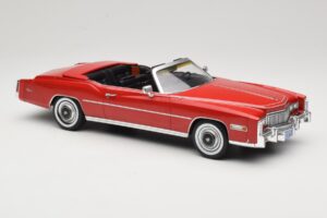 Cadillac Eldorado Cabriolet Rosso MCG 1:18 MCG18471 Pressofusione — immagine 6 di 8