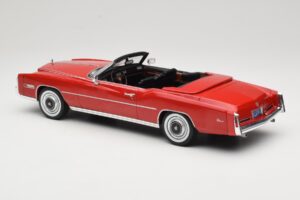 Cadillac Eldorado Cabriolet Rosso MCG 1:18 MCG18471 Pressofusione — immagine 7 di 8