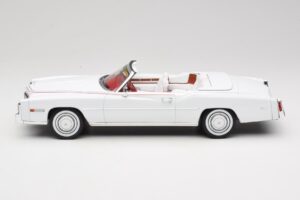 Cadillac Eldorado Cabriolet Bianco MCG 1:18 MCG18474 Pressofusione — immagine 3 di 7