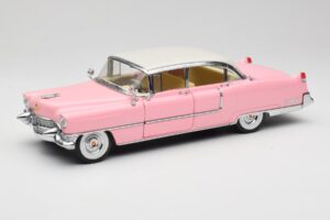 Cadillac Fleetwood Elvis Presley Rosa MRC 1:18 LIC1000 Pressofusione