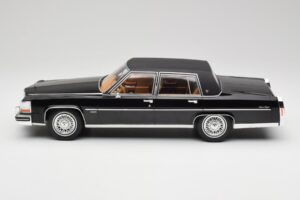 Cadillac Fleetwood Brougham Nero MCG 1:18 MCG18250 Pressofusione — immagine 3 di 6