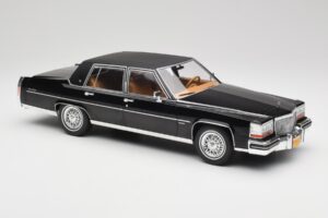 Cadillac Fleetwood Brougham Nero MCG 1:18 MCG18250 Pressofusione — immagine 4 di 6