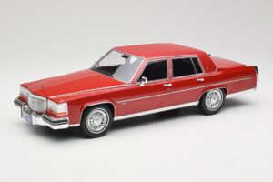 Cadillac Fleetwood Brougham Rosso Scuro Metallizzato MCG 1:18 MCG18251 Pressofusione