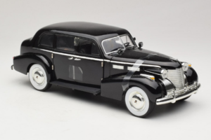 Cadillac Fleetwood Series 75 The Godfather Jada 1:18 91199 Pressofusione — immagine 4 di 6