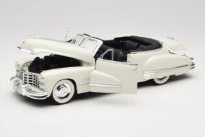 Cadillac Series 62 Cabriolet Bianco Anson 1:18 30335 Pressofusione — immagine 2 di 8