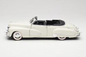 Cadillac Series 62 Cabriolet Bianco Anson 1:18 30335 Pressofusione — immagine 4 di 8