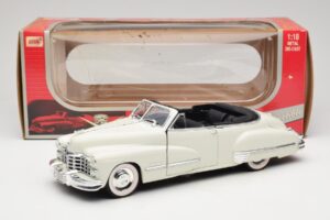 Cadillac Series 62 Cabriolet Bianco Anson 1:18 30335 Pressofusione — immagine 8 di 8