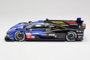 Cadillac V-Series.R LMDh #2 E. Bamber / A. Lynn / R. Westbrook Chip Ganassi Racing 24 Hours of Le Mans 2023 TopSpeed 1:18 TS0 — immagine 3 di 5