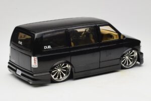 Chevrolet Astro Van Tuned Nero Jada 1:18 63122 Pressofusione — immagine 3 di 8