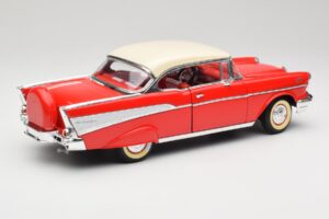 Chevrolet Bel Air Matador Rosso & India Avorio Road Legends 1:18 92109 Pressofusione — immagine 3 di 8