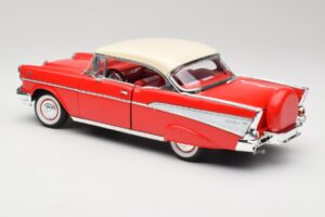 Chevrolet Bel Air Matador Rosso & India Avorio Road Legends 1:18 92109 Pressofusione — immagine 7 di 8