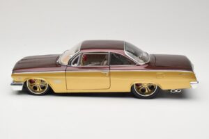 Chevrolet Bel Air Oro & Marrone Maisto 1:18 31064 Pressofusione — immagine 4 di 8
