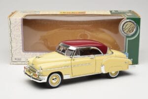 Chevrolet Bel Air Giallo & Rosso Motormax 1:18 73111 Pressofusione — immagine 8 di 8